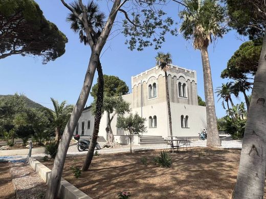 Villa in Messina, Sicilië