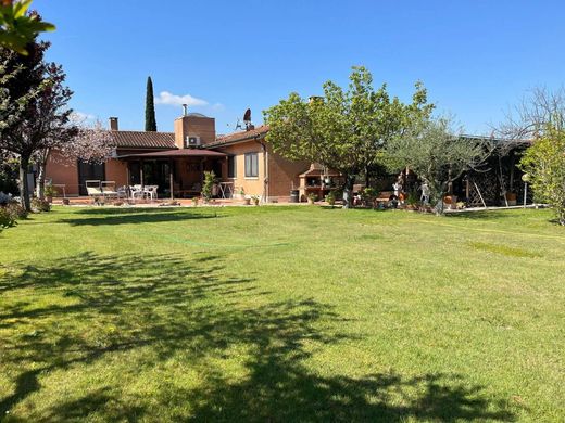 Villa in Rome, Latium