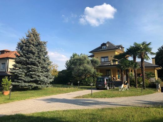 Вилла, Bregnano, Provincia di Como
