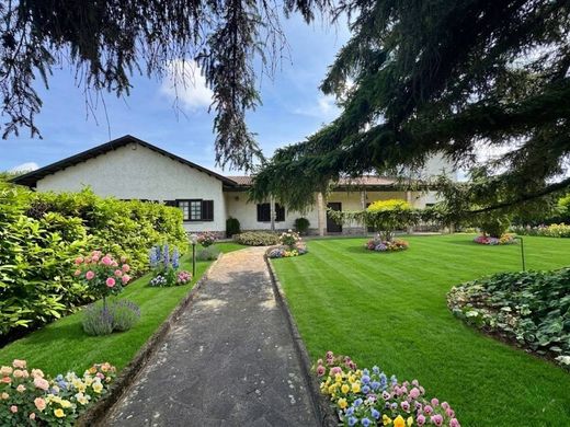 Villa Rivanazzano, Pavia ilçesinde