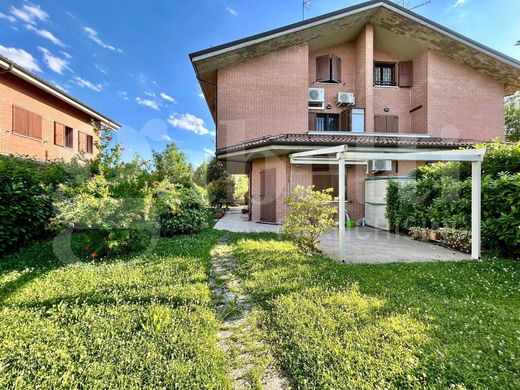 Willa w San Lazzaro di Savena, Bologna