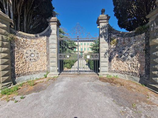 Villa Calci, Pisa ilçesinde