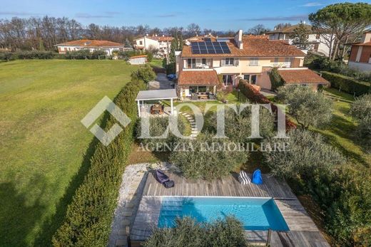 Moradia em banda - Bientina, Province of Pisa