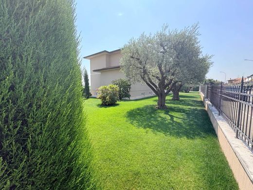 Villa in Montichiari, Provincia di Brescia