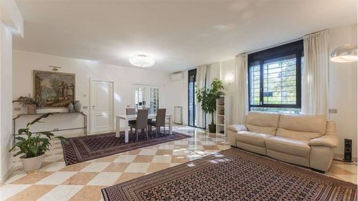 套间/公寓  Modena, 摩德纳省