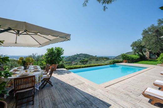 Villa a Camaiore, Lucca