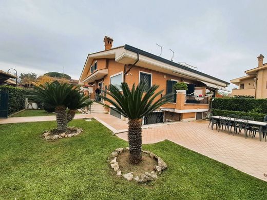 Villa in Ciampino, Rome