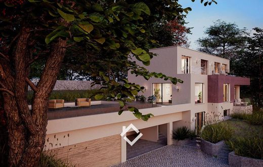 Villa a Comerio, Varese