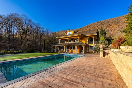 Villa in Alzano Lombardo, Provincia di Bergamo