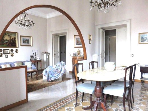 Apartment / Etagenwohnung in Rom, Latium