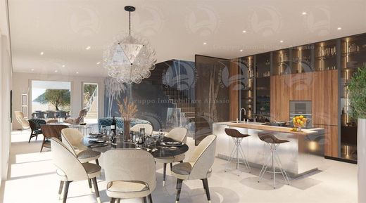 Villa Alassio, Savona ilçesinde