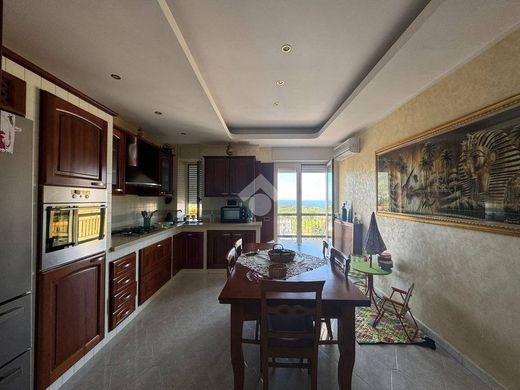 Penthouse Gragnano, Napoli ilçesinde