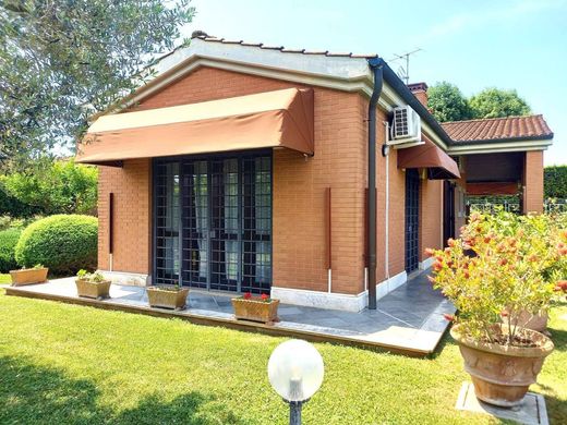 Villa a Roma, Lazio