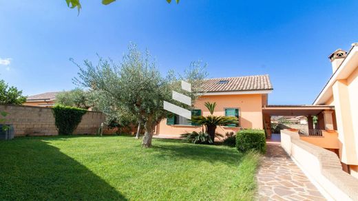 别墅  Pomezia, 罗马省