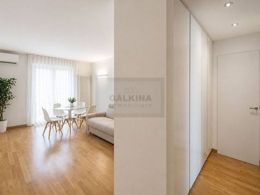 Apartment / Etagenwohnung in Mailand, Lombardei