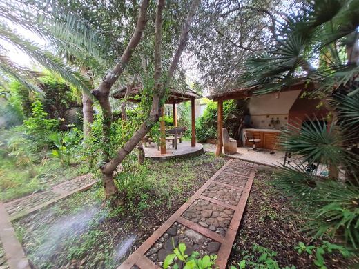 Villa in Palermo, Sicily