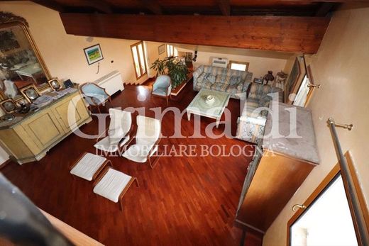 Penthouse Bolonya, Bologna ilçesinde