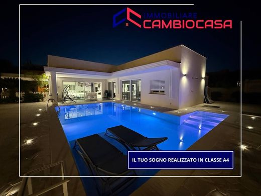 Villa in Tarente, Provincia di Taranto