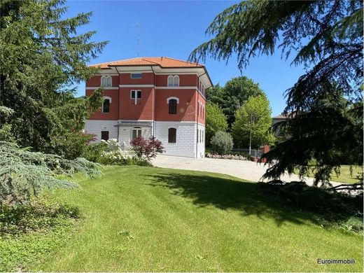 Villa in Traversetolo, Provincia di Parma