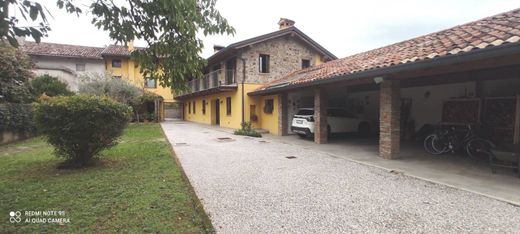 Köy evi Cormons, Gorizia ilçesinde