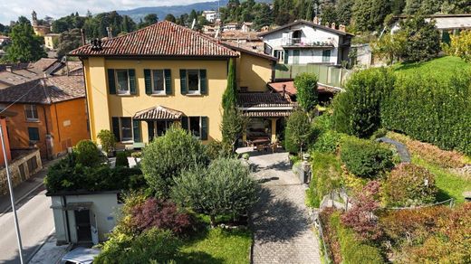 Villa en Longone al Segrino, Provincia di Como