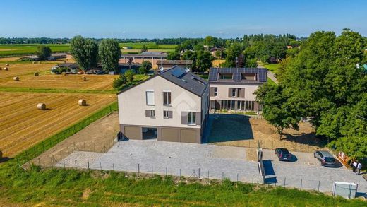 Villa in Reggio nell'Emilia, Provincia di Reggio Emilia