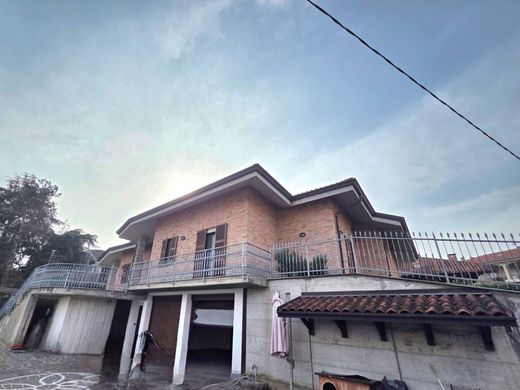 Villa Asti, Asti ilçesinde