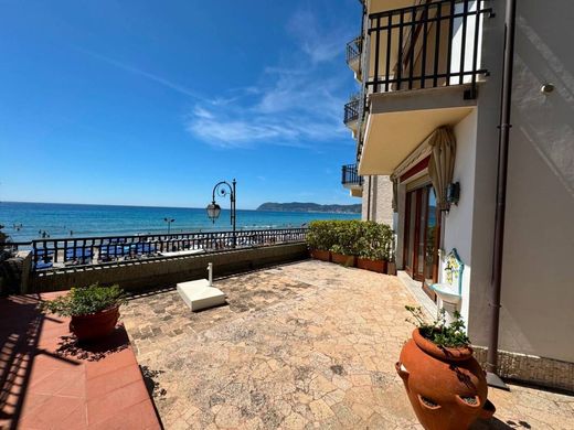 Appartement in Alassio, Provincia di Savona