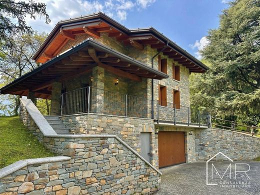 Villa in Malegno, Provincia di Brescia