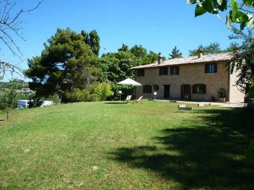 Villa in Urbino, Pesaro and Urbino
