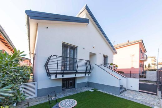 Villa in Arese, Milan