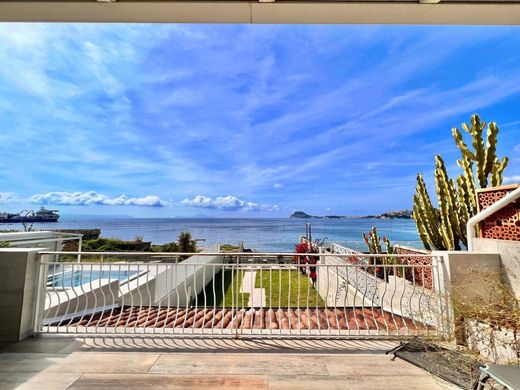 Terraced house in Pozzuoli, Naples