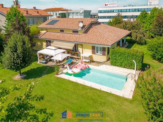 Villa in Tarantasca, Provincia di Cuneo