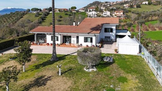 Villa in Tortoreto, Provincia di Teramo