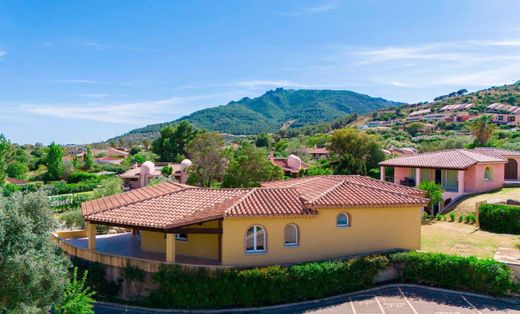 Villa en Pula, Provincia di Cagliari