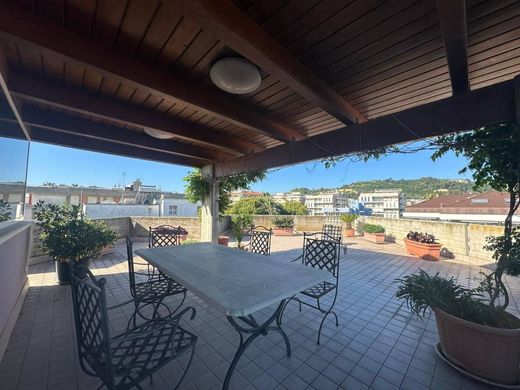 Penthouse Grottammare, Ascoli Piceno ilçesinde
