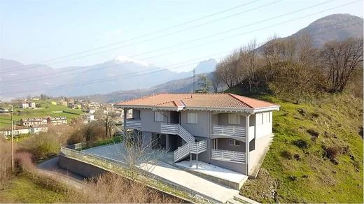 Villa in Sovere, Provincia di Bergamo