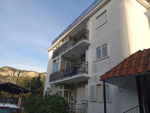 Piso / Apartamento en Piano di Sorrento, Napoles