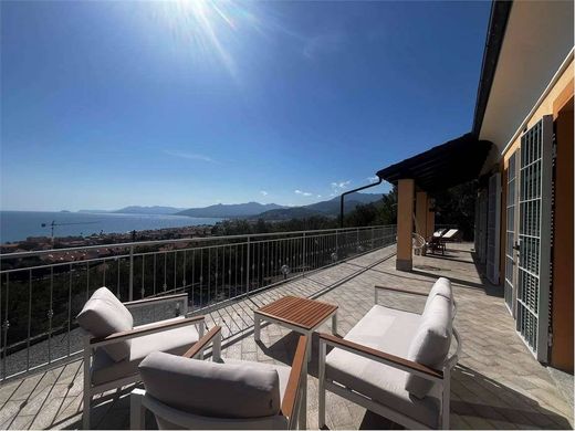 Villa in Borgio, Provincia di Savona