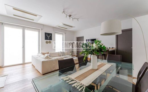 Apartment / Etagenwohnung in Mailand, Lombardei