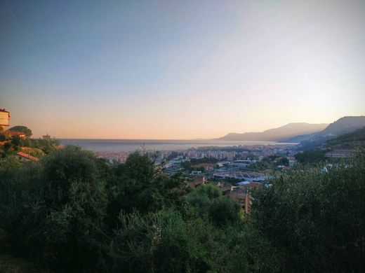 Willa w Vallecrosia, Provincia di Imperia