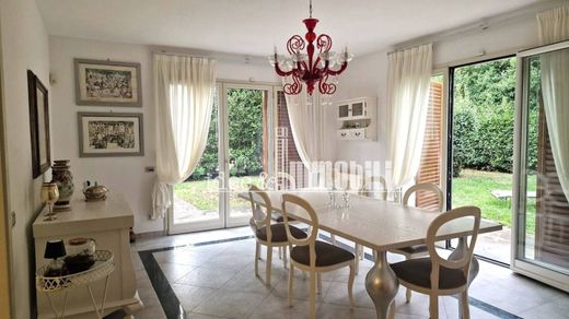 Villa en Campi Bisenzio, Florencia