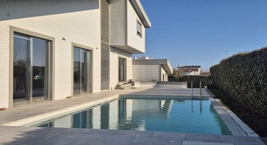 Villa a Fiumicino, Roma