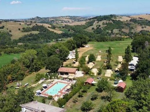 Villa in Gualdo, Provincia di Macerata