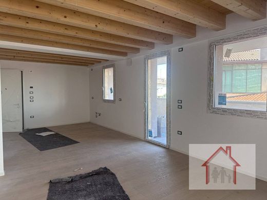 Penthouse in Treviso, Provincia di Treviso