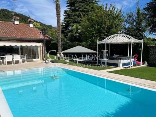 Villa en Lonato, Provincia di Brescia