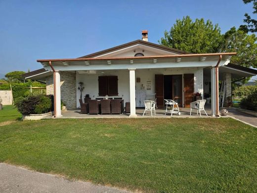 Villa in Pietrasanta, Provincia di Lucca
