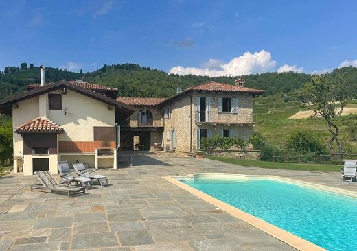 Landhuis in Rocchetta Belbo, Provincia di Cuneo