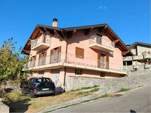 Villa en Pollein, Valle d'Aosta