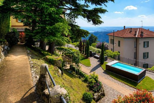 Villa - Brunate, Provincia di Como